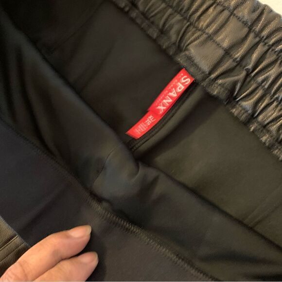 Spanx Vegan Leather Joggers Pull Up Front Pockets Sz XL NWT Gorgeous - Picture 5 of 8
